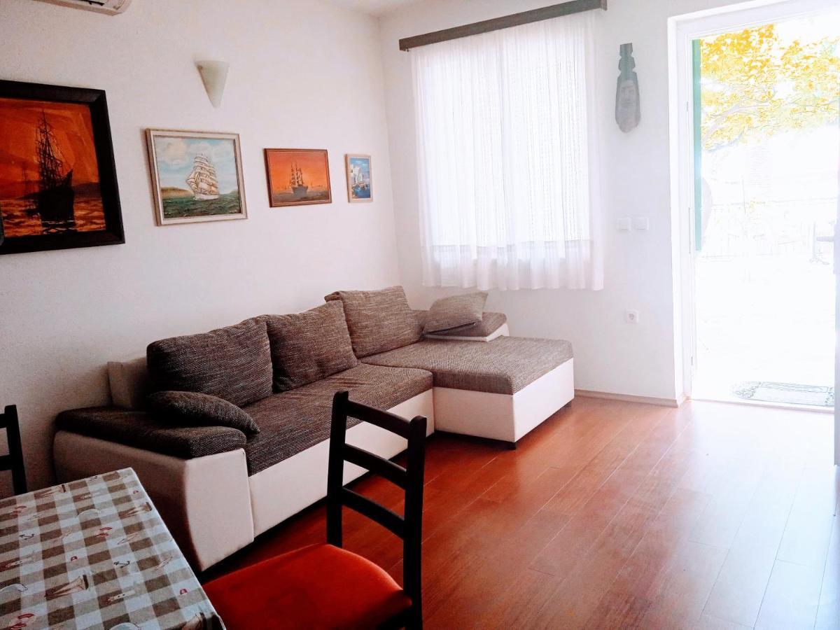 Harbour-Side Apartment With Beautiful Terrace Podgora Exterior foto
